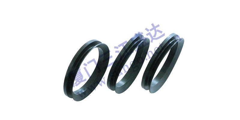 手動(dòng)液壓叉車(chē)的油封應(yīng)定期及時(shí)更換